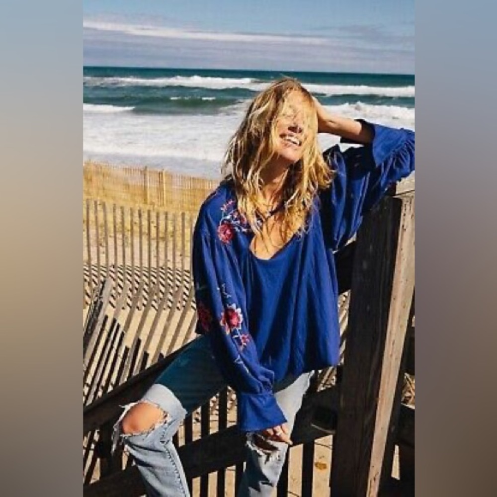 FREE PEOPLE Sz L LITA CUTOUT EMBROIDERED LONG SLEEVE TOP  BLUE $128